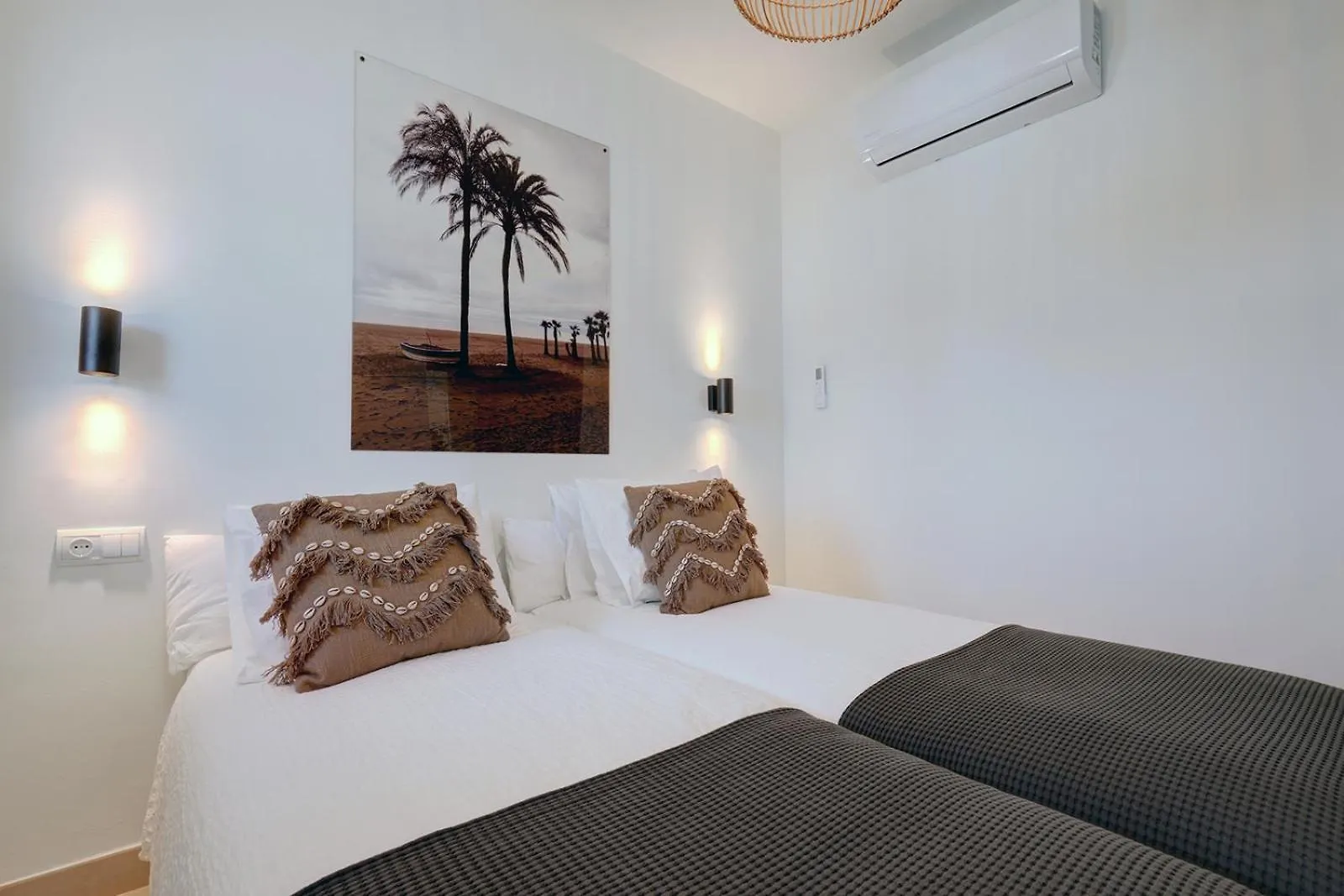 Apartment Penthouse Alhambra - Gerenoveerd Appartement Direct Aan Zee Estepona Spain